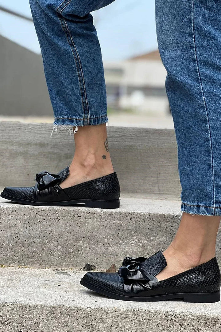 Chelsea - Elegant loafers with bow