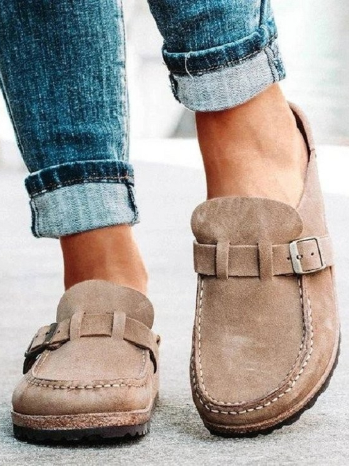 LARA | The Everyday Suede Buckle Mule